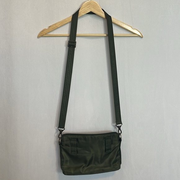 Lug Olive Green/Bouquet Black Color Blocked Quilted Convertible Crossbody RFID - Picture 4 of 14